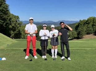 7 1番ホールスタート.JPG